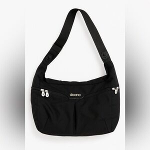 Doona Essentials Bag. lightweight nitro black EUC